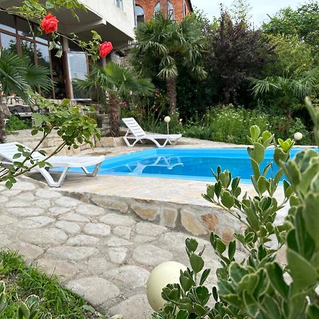Mate Guesthouse Szenaki Kültér fotó