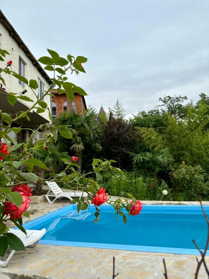 Mate Guesthouse Szenaki Kültér fotó